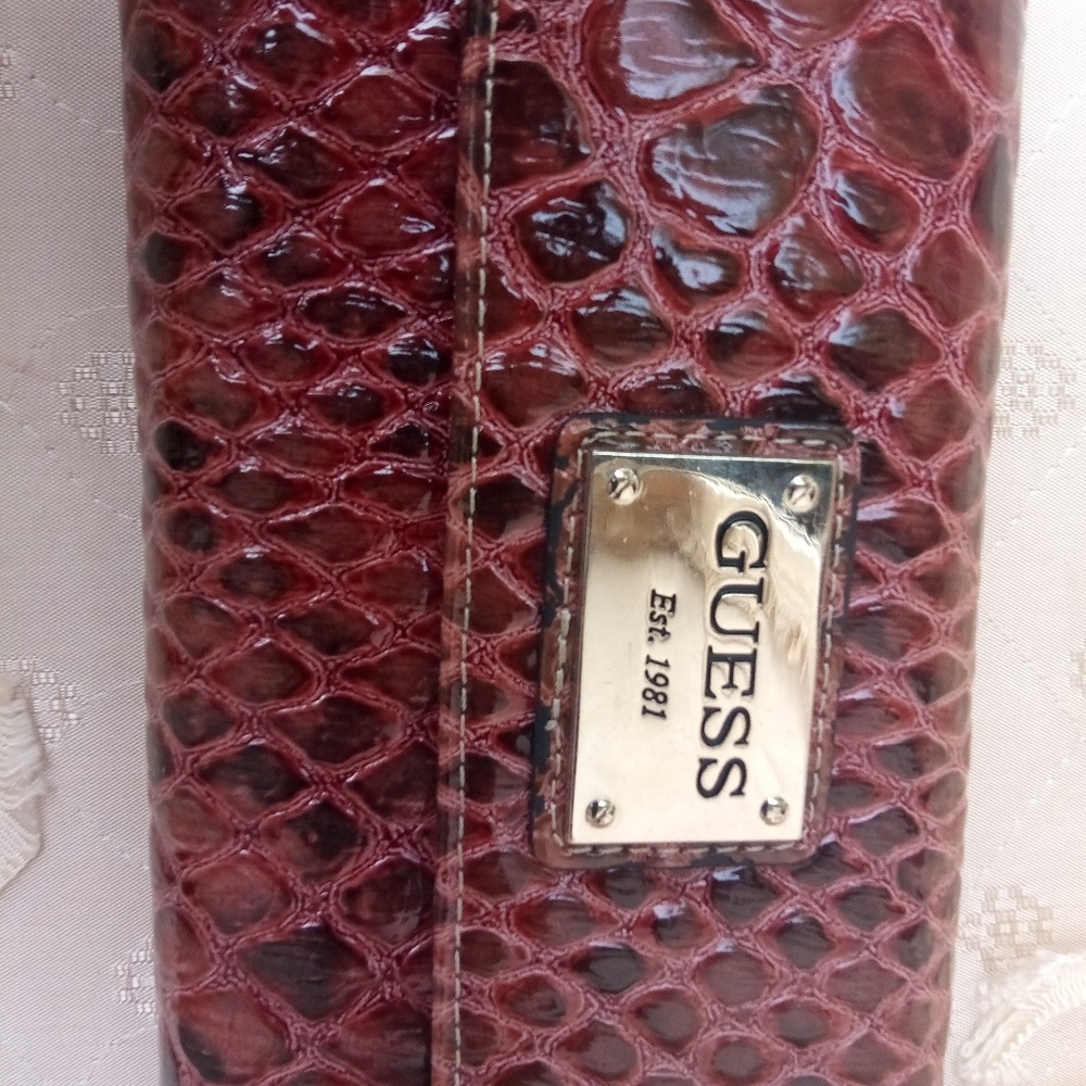 Guess wallet